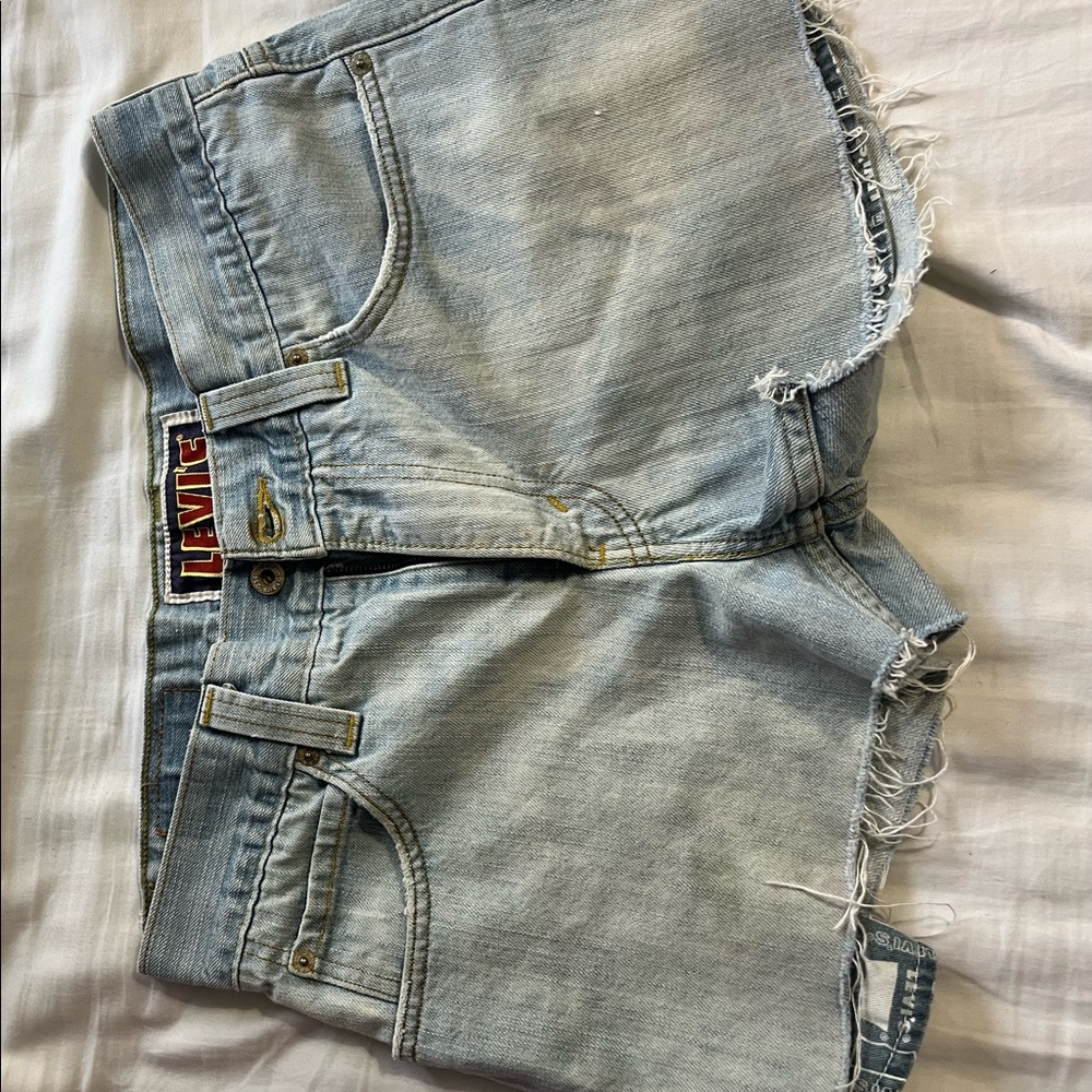 LEVI’S BRAND NEW low loose 549 shorts
